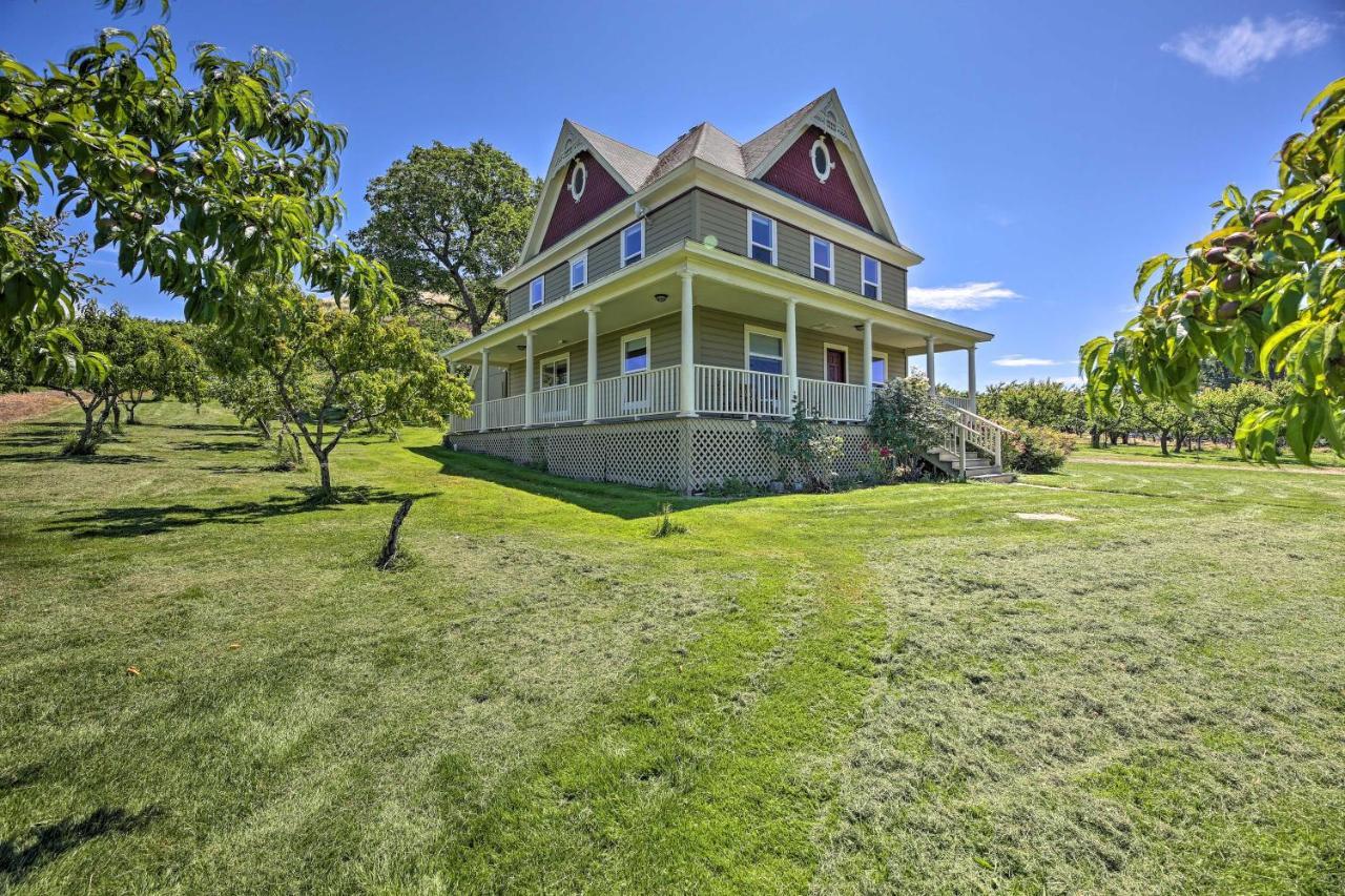 Storybook Glade Historical Homestead With Views! Hood River Exterior photo